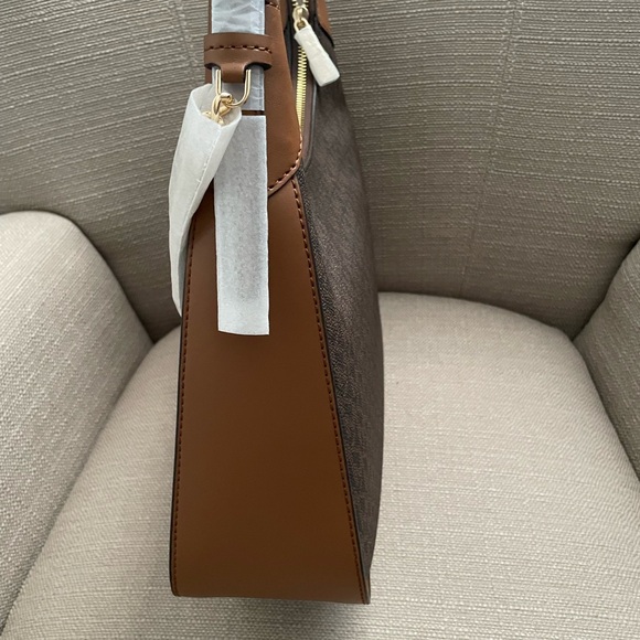 Michael kors Wilma Large Signature Logo Shoulder Bag brown - Picture 8 of 13